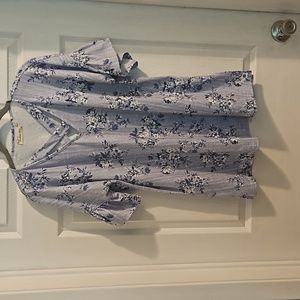 Southern Stitch women's top size medium lavender and purple